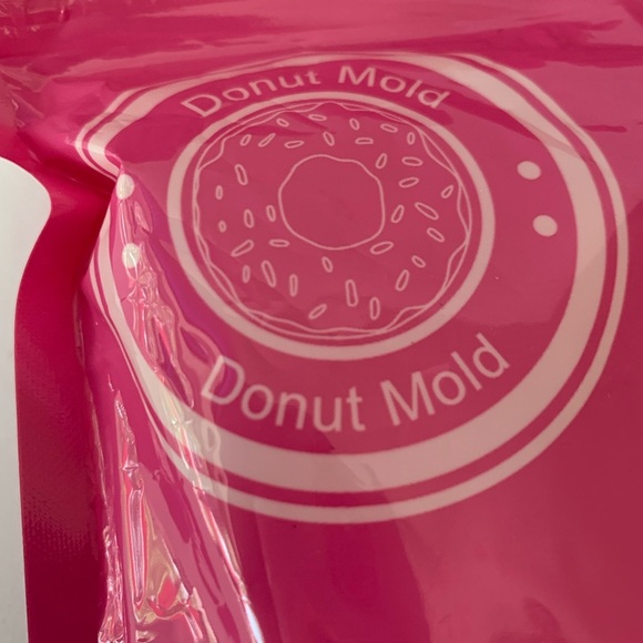 Loves USA silicone donut molds for baking two trays of six molds NEW - Picture 3 of 9